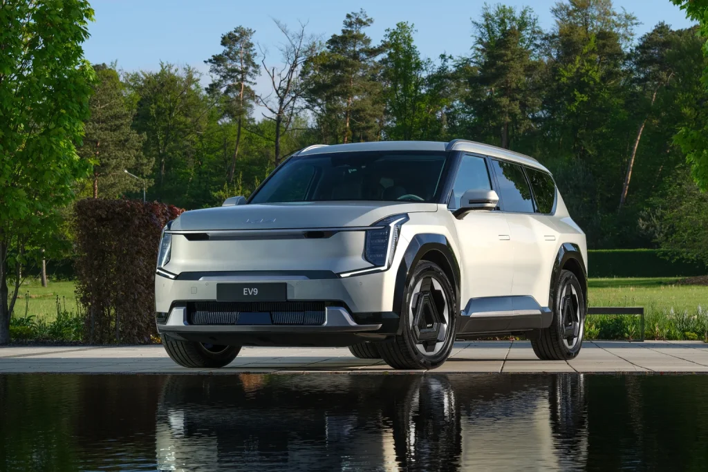 중고차 시장에 나온 기아 EV9 전기 SUV